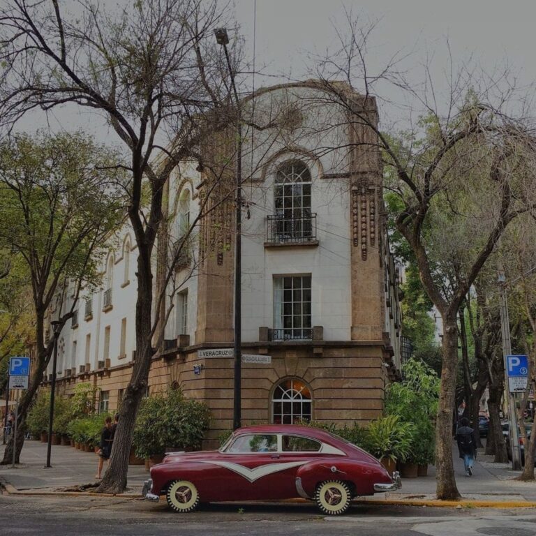 Where to stay in mexico city? Roma, Condesa, Polanco, Centro, Coyoacan. Pros and cons of the neighborhoods in mexico city.