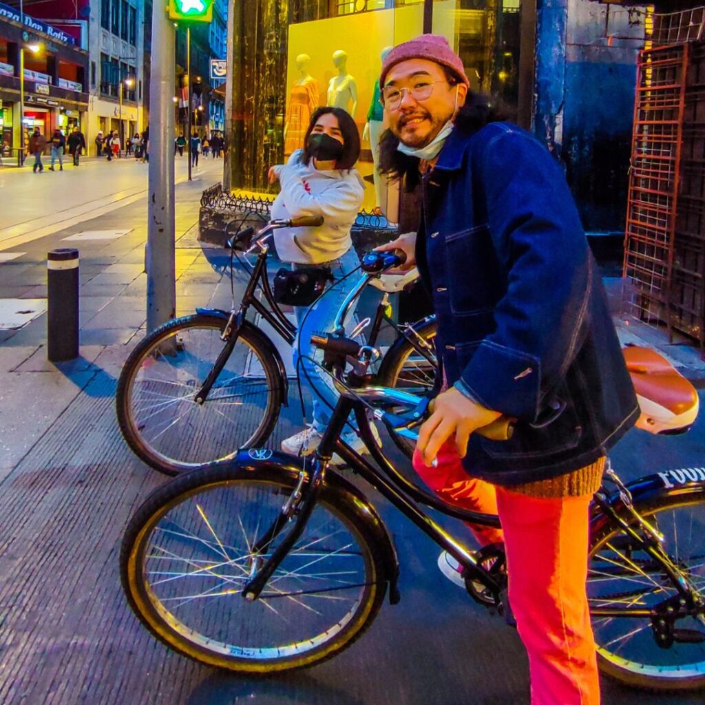 Night street food bike tour, Mexico City, Street food, Biking, Tour, Culture, Local, Tasty, Adventure, Exploration, Authentic, Gastronomy, Landmarks, Hidden gems, Nightlife, Illuminated, Vibrant, Colors, Foodie.